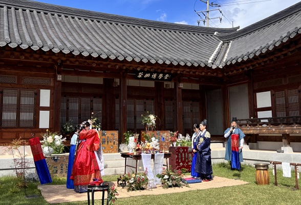 5일 강진군 사의재 한옥에서 전통 혼례식이 열렸다.