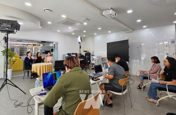 9월 28일~29일 나주고등학교에서 2022 개정 교육과정 교과(군)별 원격연수 촬영이 진행되고 있다.