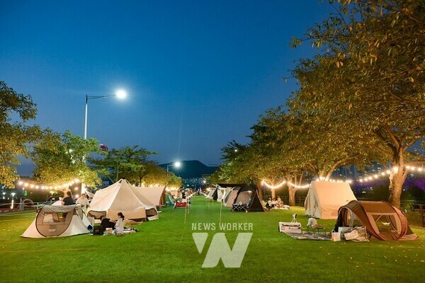 지난 8월 그린아일랜드에서 진행된 캠핑으로 그린 아일랜드 행사