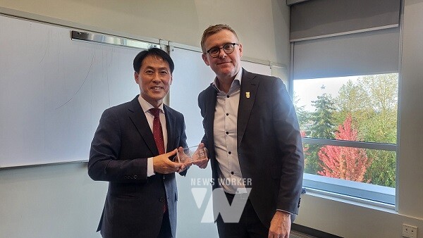 랭리타운쉽 시장접견