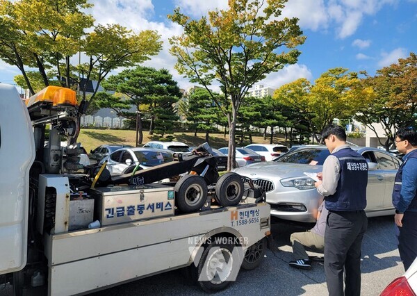 전남 광양시는 고액 체납자의 압류 차량을 대상으로 강제 견인과 공매를 실시해 지방세 및 세외수입 체납세액 징수에 박차를 가하고 있다
