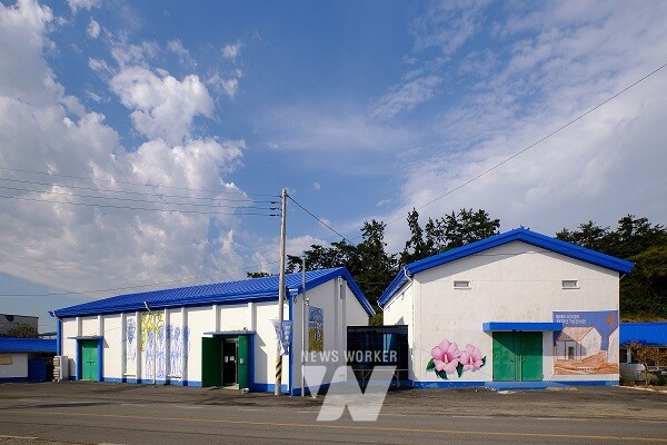 암태소작항쟁기념전관(암태도 서용선 미술관) 전시 전경