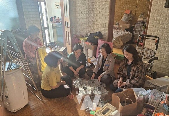 장흥군은 최근 드림스타트 사업을 통하여 조리환경이 비위생적인 16가구를 대상으로 냄비와 후라이팬을 새로 교체하는 지원 활동을 실시했다