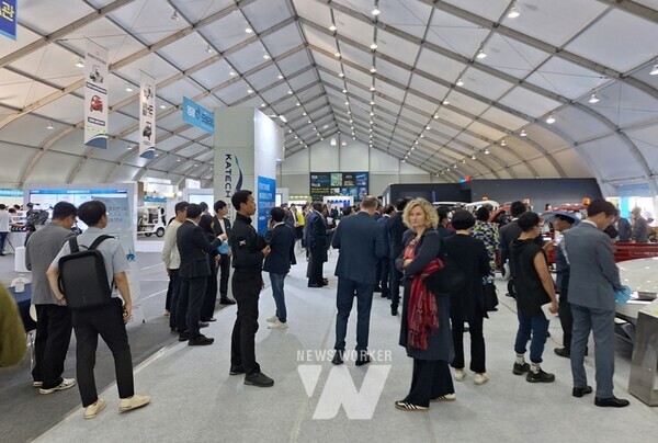 영광군에서 개최된 2024 영광 e-모빌리티 엑스포가 지난 17일 개막식을 시작으로 성대한 막을 올렸다.