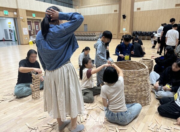 프로그램에 참가 중인 지세움 가족사랑 캠프 참가 가족