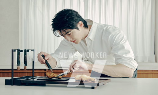 교촌치킨 새 브랜드 모델 변우석 [사진=교촌에프앤비 제공]