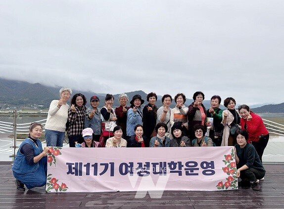 지난 22일, 강진군 여성대학 수강생들이 갈대축제장을 찾아 미리 둘러보며, 축제 내용에 대해 듣는 시간을 가졌다.