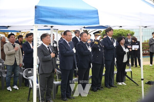 전남 영광군은 지난 22일 영광우산근린공원 내 한국전쟁 전·후 민간인 희생자 위령탑에서 제14회(제74주기) 한국전쟁 전·후 영광지역 민간인 희생자 합동위령제를 개최했다.