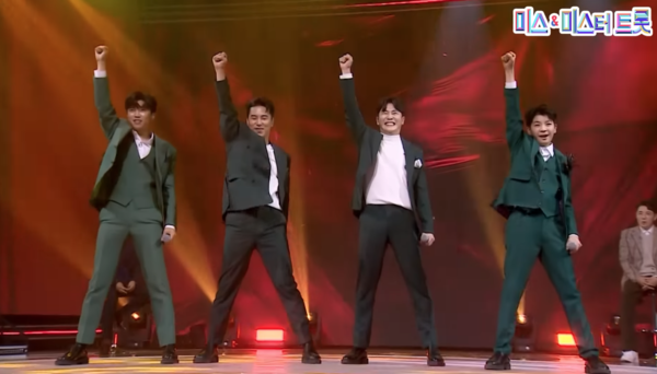 가수 임영웅, 장민호, 영탁, 정동원(왼쪽부터)의 춤이 돋보인 '댄싱퀸' [사진=미스 앤 미스터 트롯]