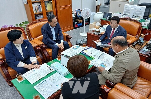 국비확보 박정예결위원장 방문