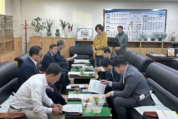 해남군의회 행정자치위원회(위원장 민경매)는 제9대 후반기 의회 구성에 따른 소관 기관·단체와 찾아가는 현장 간담회를 이어가고 있다