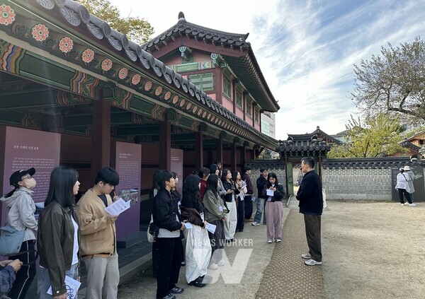 국립순천대학교(총장 이병운) 인문사회 디지털 융합인재양성사업단은 지난 25일부터 26일까지 서울에서 《지역문화콘텐츠 선진지 탐방 워크숍》을 개최했다