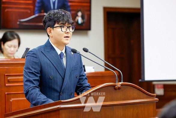 발언하는 순천시의회 정광현 의원(더불어민주당, 향·매곡·삼산·저전·중앙)