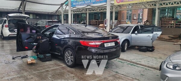 전남 장흥군이 어르신 운전자의 졸음 등 부주의에 의한 교통사고 예방을 위해 ‘차로이탈경보장치’를 35대 장착 지원했다