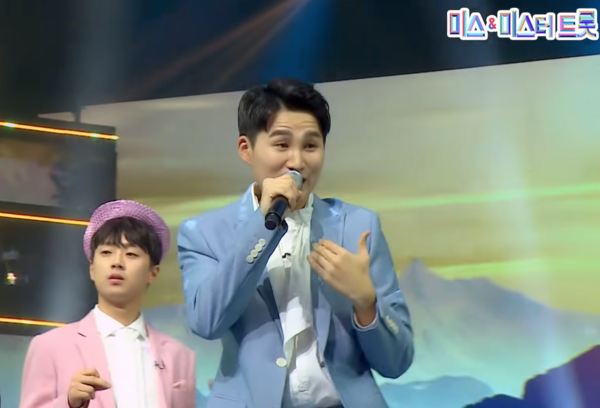 '아름다운 강산'을 부르는 김희재와 이찬원 [사진=미스 앤 미스터 트롯]