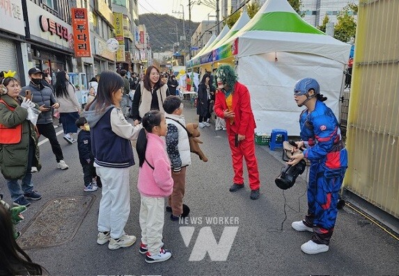 지난해 순천대학로 축제(영화 주인공 포토존)
