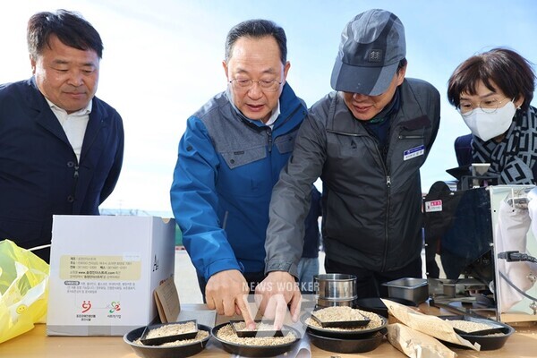 전남 해남군은 지난 7일 황산면을 시작으로 2024년산 공공비축미 포대벼 매입을 시작했다.