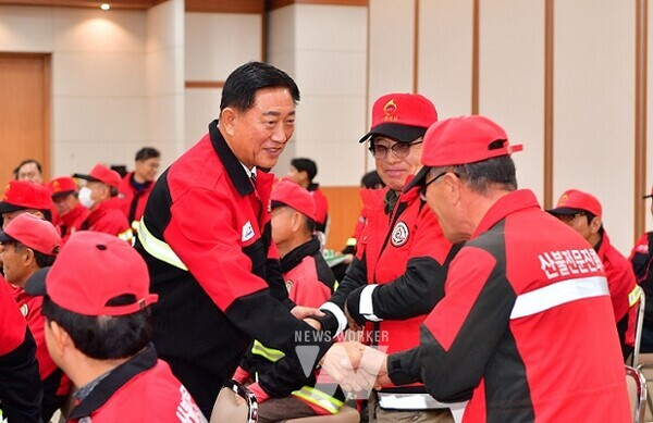 산불전문예방진화대 진화역량 강화교육 현장을 찾은 김한종 장성군수
