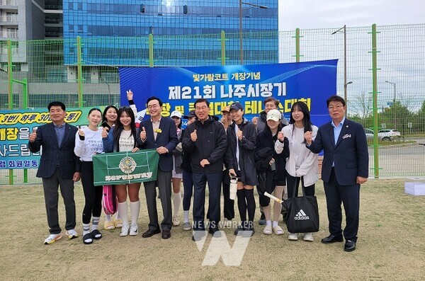 24년 시장기 테니스대회 단체 기념촬영 (사진제공-나주시)