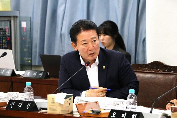 발언하는 전경선 의원(더불어민주당·목포5)