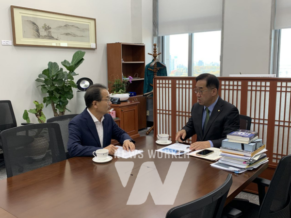 강준현 국회의원(민주당 세종시당위원장), 맹성규 국회 국토교통위원장