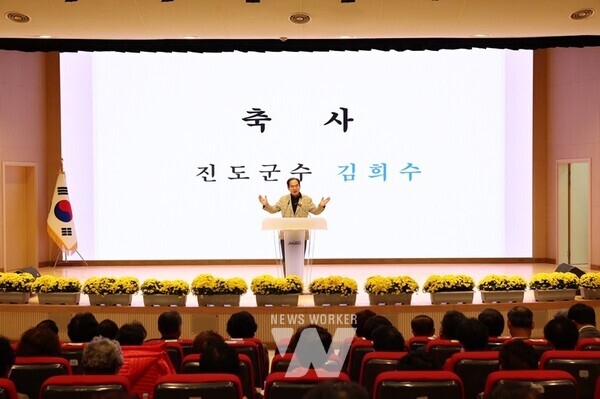 전남 진도군이 지난 5일 군청 대회의실에서 군민한글학교 백일장을 개최했다