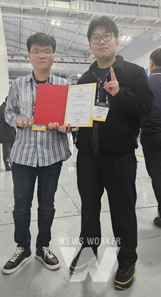 전남대 냉동공조공학과 학생(사진 왼쪽 조원준, 오른쪽 김재빈)