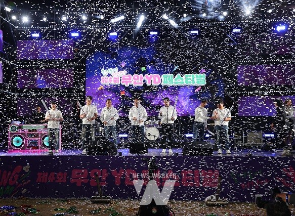 제4회 무안 YD 페스티벌 개막퍼포먼스가 펼쳐지고 있다.