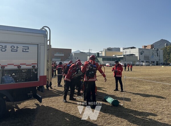 영암군(군수 우승희)이 지난 13일 전라남도 주관 ‘2024년 산불 지상진화, 통합 지휘 경연대회’에서 장려상을 수상했다.