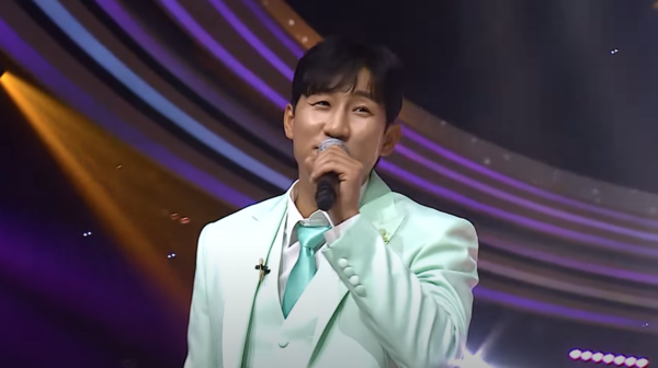 묵직한 목소리로 무대를 장악한 나상도 [사진=미스 앤 미스터 트롯]