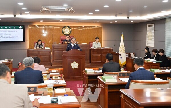 이병노 담양군수가 20일 열린 제333회 담양군의회 제2차 정례회에서 내년도 군정 운영 방향을 밝혔다.