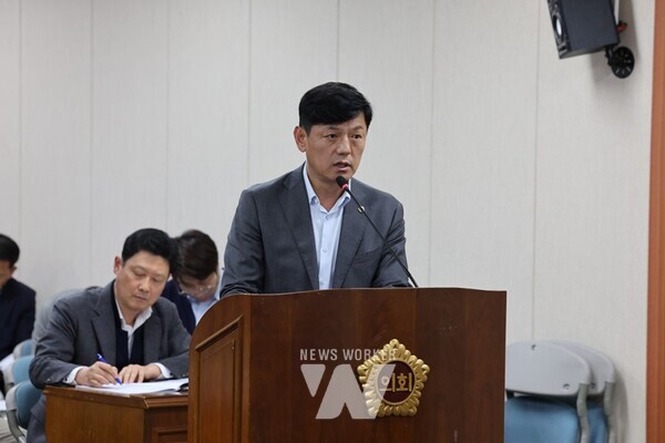 전라남도의회 이현창 의원(더불어민주당, 구례)은 지난 21일 제386회 제2차 정례회 건설교통국 소관 2025회계연도 예산안 심사에서 전세보증금 반환보증 보험료 지원사업의 실효성과 한계를 지적하며 제도 개선의 필요성을 강력히 주장했다.