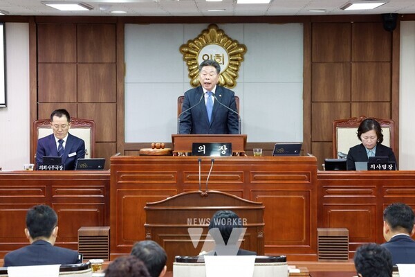 순천시의회(의장 강형구)는 22일 올해 마지막 회기인 제283회 제2차 정례회를 개회하고, 오는 12월 18일까지 27일간의 의정활동을 시작했다.