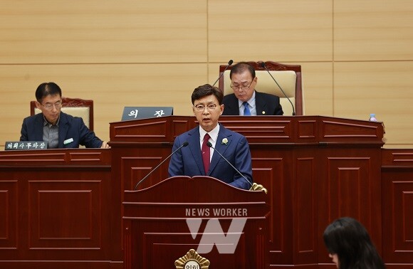 김철우 군수가 25일 열린 제306회 보성군의회 제2차 정례회에서 시정연설을 하고있다.