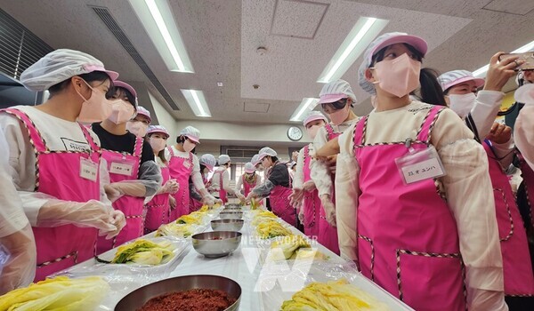 세계 김치의 날 기념행사- 도쿄(김치 담그기)세계 김치의 날 기념행사- LA(코리아 김치페스티벌)