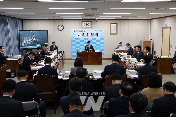 24 교육위원회 2025년 전남교육청 예산안 수정 의결