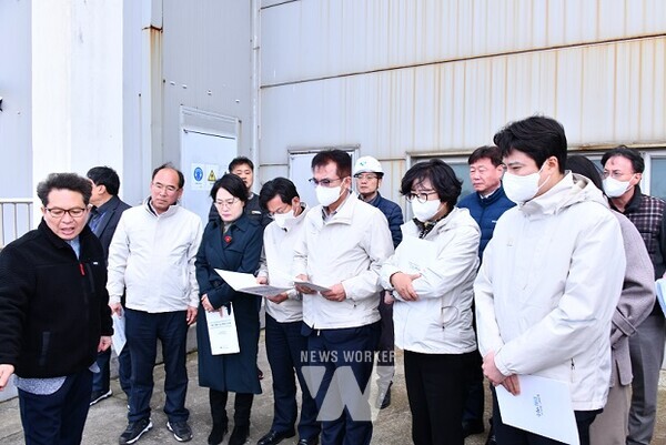 여수시의회(의장 백인숙)는 환경복지위원회(위원장 강재헌) 위원 6명이 2030 자원회수시설 건립 예정지에서 현장 활동을 전개했다