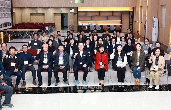 화순군(군수 구복규)은 제5기 지역사회보장계획의 2025년 연차별 시행계획을 확정했다