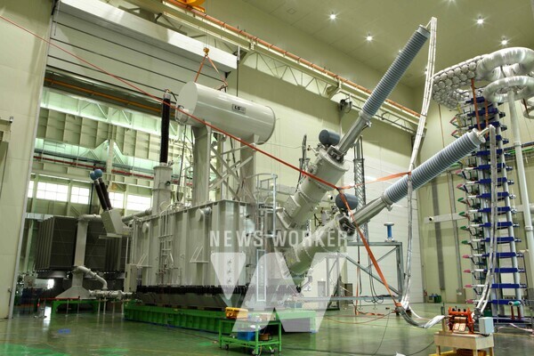 LS일렉트릭의 HVDC CTR 초고압 시험 모습