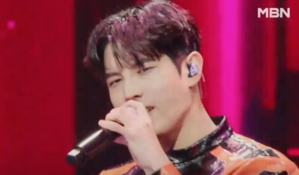 '촛불잔치'로 '현역가왕2' 자체평가전을 치른 김중연 [사진=MBN MUSIC]