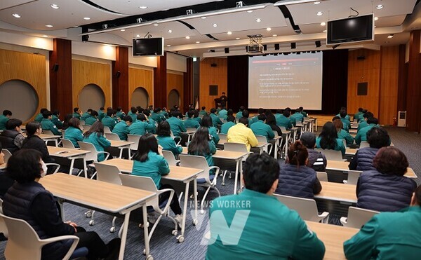 여수광양항만공사(사장 박성현, YGPA)는 9일 공사 사옥에서 2024년 하반기 자체 화재대피훈련을 실시했다