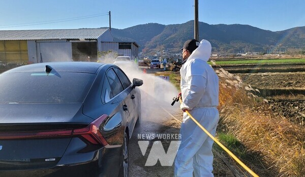전라남도는 여수 소재 한우농장에서 럼피스킨이 발생함에 따라 긴급 방역조치를 취하고 확산 차단에 온힘을 쏟고 있다