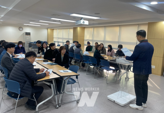시설관리사업소 전 직원 사무관리비 및 초과근무 자체교육 (교육자 : 이현석 화순군 시설관리사업소장)