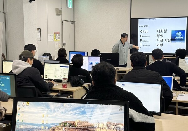광주광역시농업기술센터는 농업인의 경영·홍보 역량 강화를 위한 ‘AI농업마케팅’ 과정의 교육생 15명을 오는 10일까지 모집한다