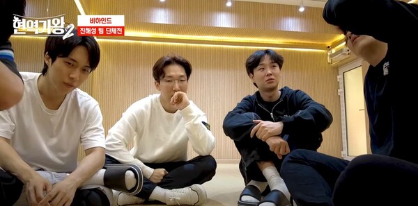 몸이 무거워서 동작이 느릴 뿐이라고 항변하는 진해성 [사진=크레아 스튜디오]