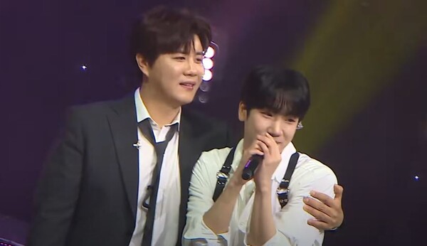 진해성(왼쪽)과 최수호. 에녹이 치고 나오면서 경쟁이 한층 뜨거워졌다. [사진=미스 앤 미스터 트롯]