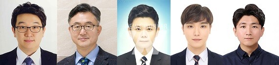 왼쪽부터 강홍규 책임연구원, 이광희 교수, 정현석 연구원, 기태윤 박사과정생, 임동하 연구원