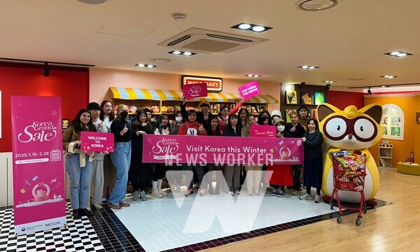 농심 코리아그랜드세일 외국인관광객 안양공장 견학 사진