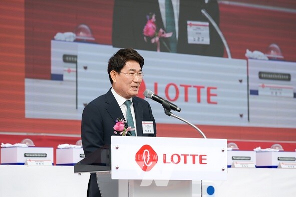 노관규 순천시장이 지난 4월 롯데케미칼의 자회사인 삼박엘에프티(주) 신규 컴파운딩 공장 착공식에서 축사를 하고있다