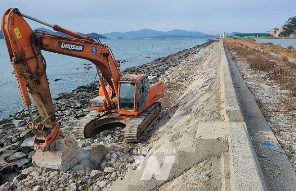 농업생산기반시설 정비- 완도 관산지구 방조제 개보수사업